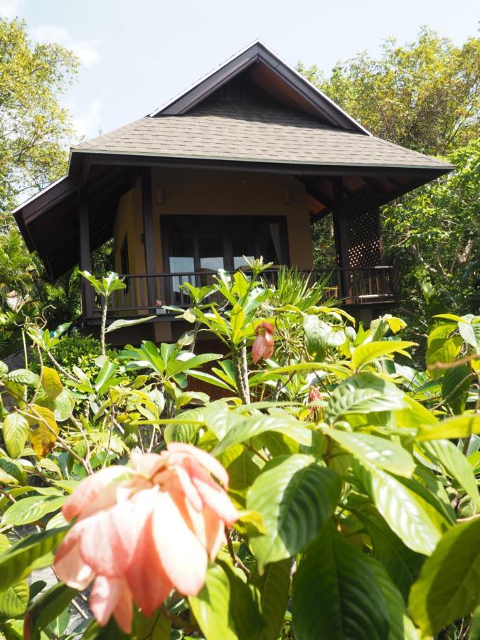Beyond The Blue Horizon Boutique Bungalows Haad Chao Phao Bagian luar foto