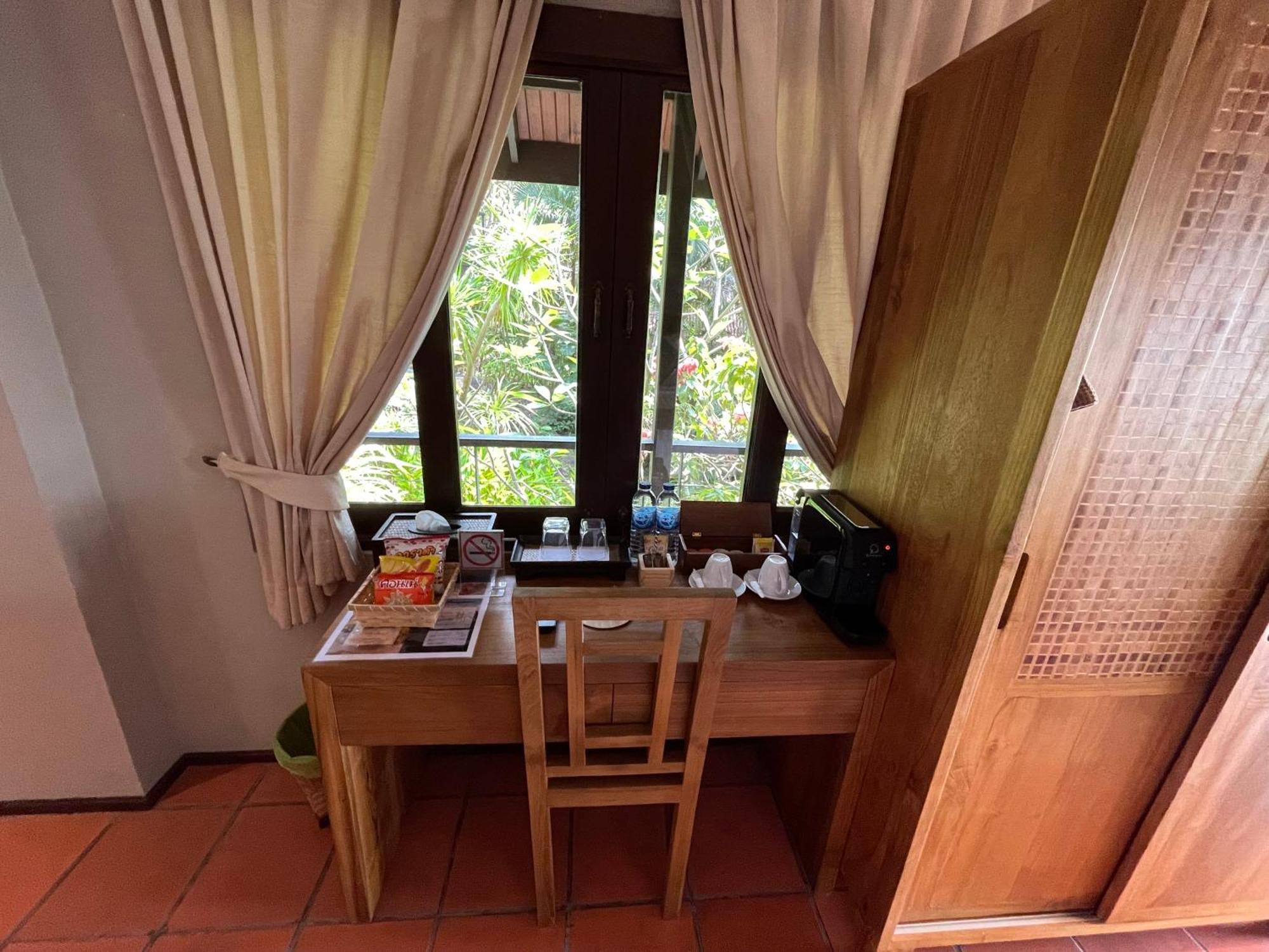 Beyond The Blue Horizon Boutique Bungalows Haad Chao Phao Bagian luar foto